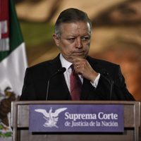 Presidente de la Corte recibe a AMLO y a magistrados en medio de la disputa por el TEPJF