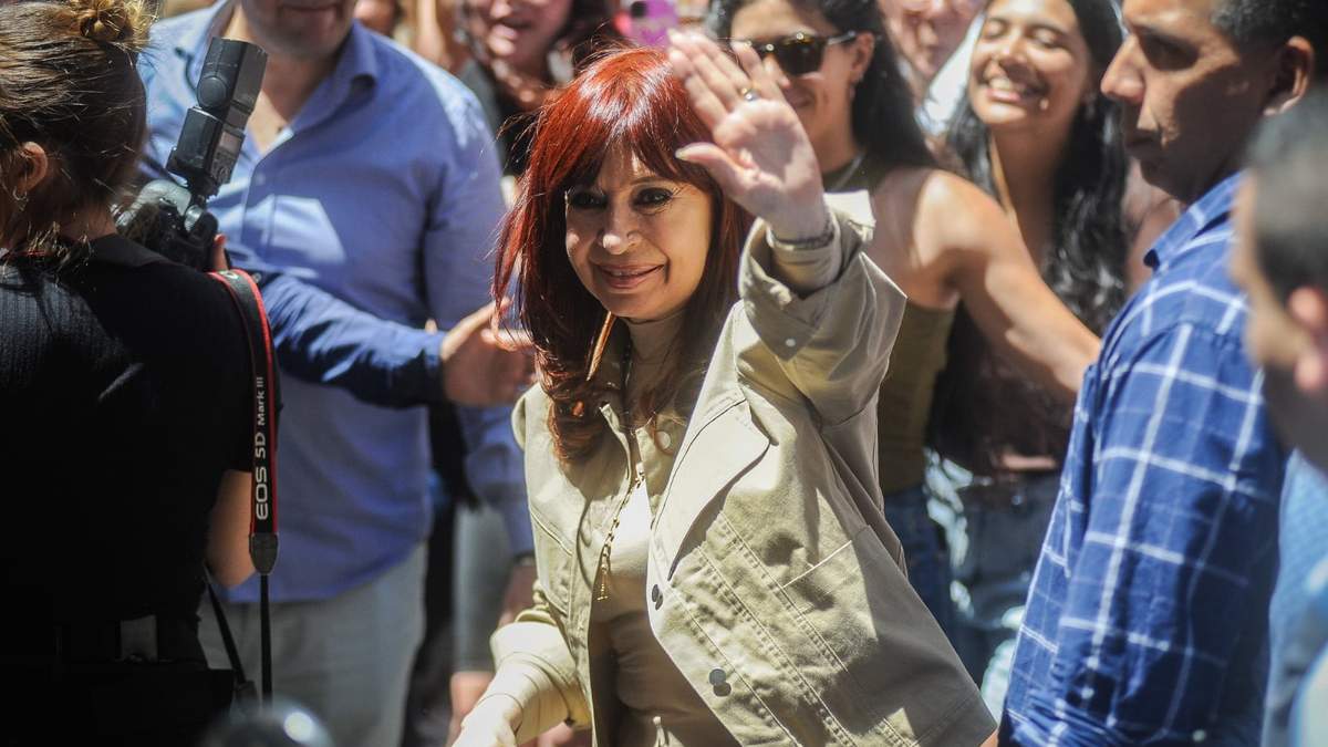 Cristina Kirchner busca acercarse a la militancia peronista. Fuente: (X)