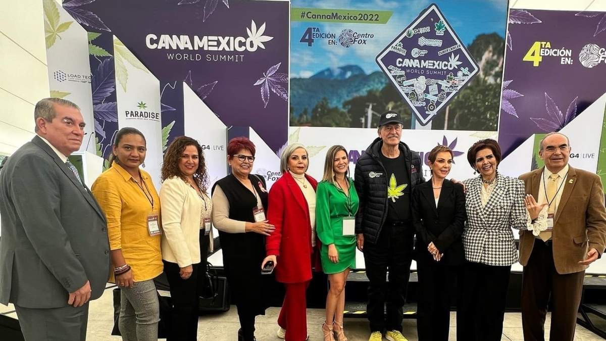 Vicente Fox y Marta Sahagún en el Congreso Cannaméxico