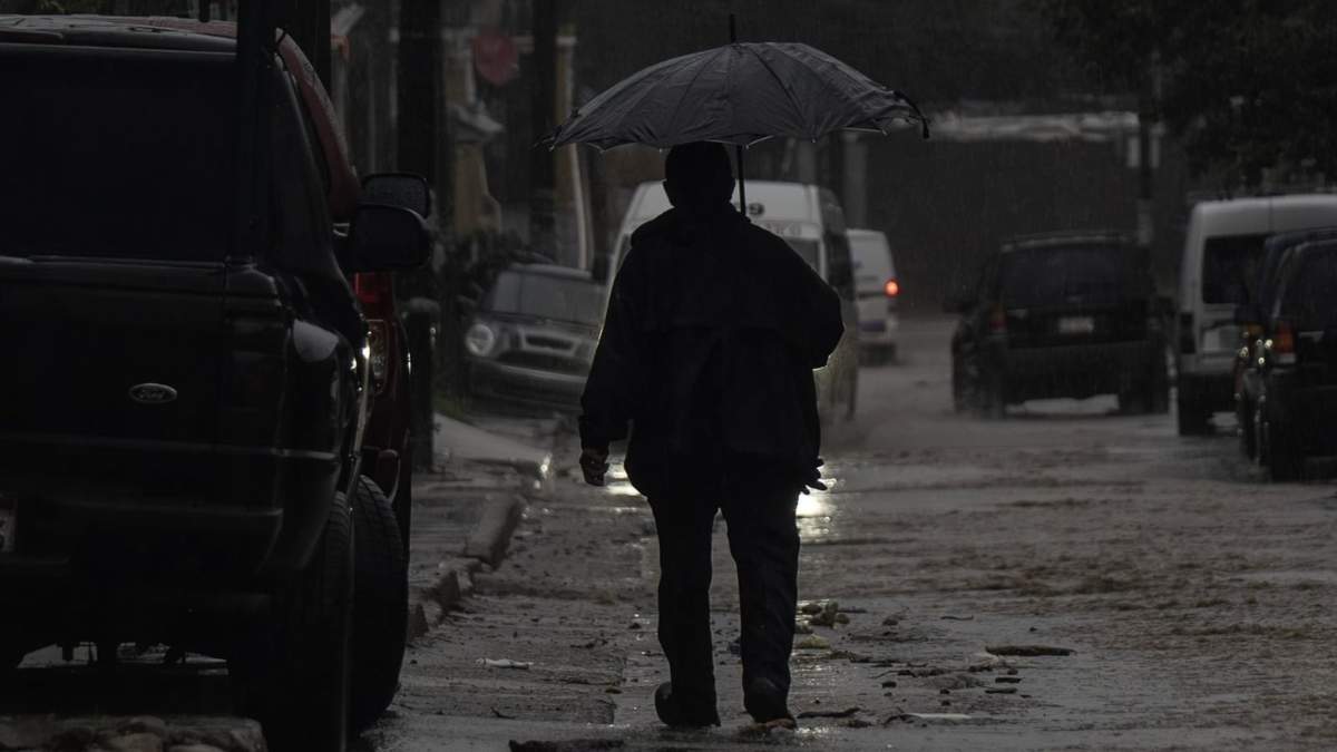 Noviembre inicia con chubascos, lluvias fuertes y bajas temperaturas