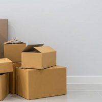 Si estás por tirar 1 caja de cartón: mirá esta increíble idea para convertirla en un porta toallas o cosméticos