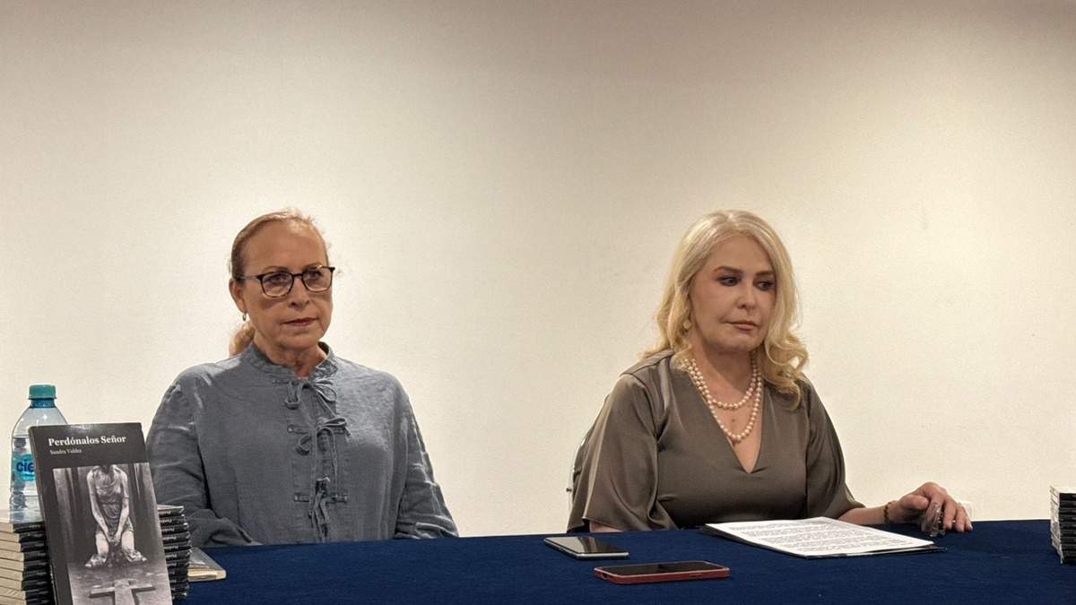 Sandra Calderón, autora del libro, y la activista Cristina Sada