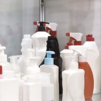 No tires los envases plásticos de suavizante o lavandina: creá este coqueto canasto, muy útil para tu casa