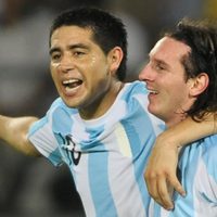 Los saludos por el cumple de Messi, Román y la conexión que tuvieron dentro de la cancha