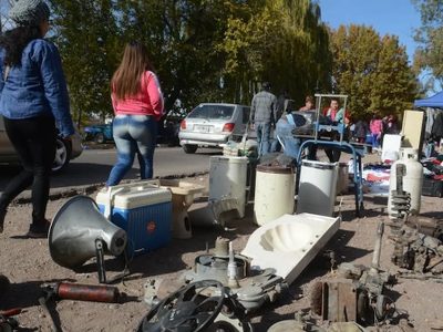La mitad de los hogares usa ahorros, vende pertenencias o toma préstamos para cubrir gastos