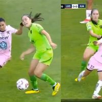 Expulsan a jugadora de Juárez femenil por jalar el cabello a su rival (Video)