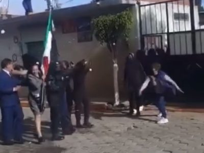Lanzan huevos y globos con agua a la alcaldesa de Mazatecóchco, Tlaxcala (Video)