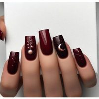 Uñas sofisticadas y atrevidas: los diseños de Nail Art en tono merlot que expresan fuerza y elegancia