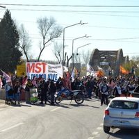 Las organizaciones sociales liberaron los puentes y regresan este miércoles