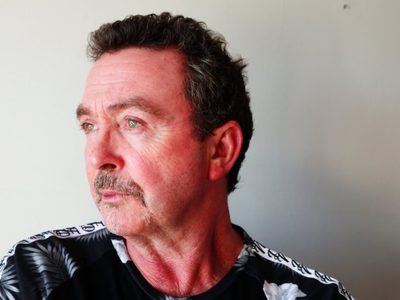 El rock de luto: falleció Tony Lewis, cantante del grupo que hizo famoso "Your Love"