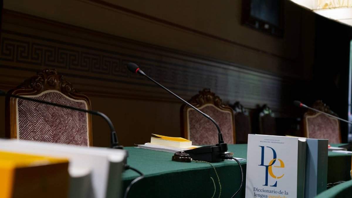 Salón de sesiones del pleno de la Real Academia