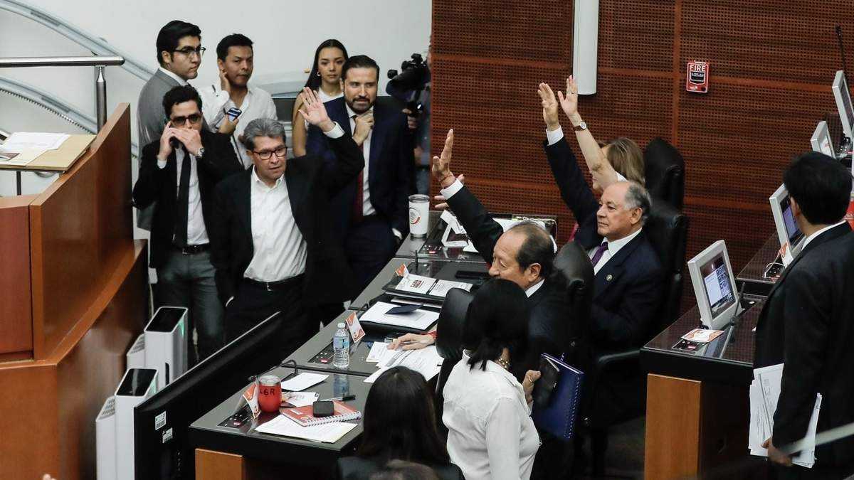 La bancada de Morena vota a favor de que se realicen los foros