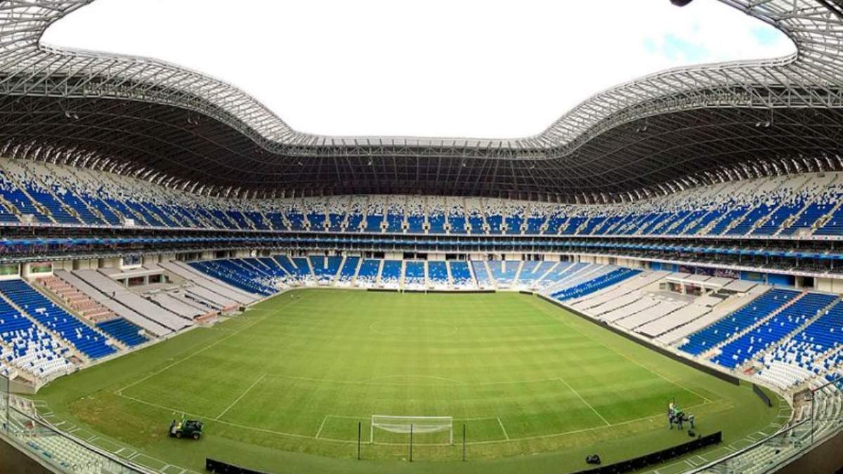 Estadios, bares, antros y hasta conciertos ya podrán realizarse en Nuevo León con aforo limitado. En la imagen, el estadio BBVA