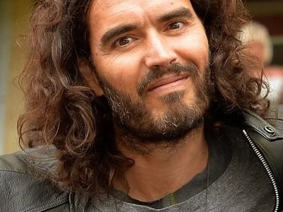 Cuatro mujeres acusan de violación al actor y humorista británico Russell Brand
