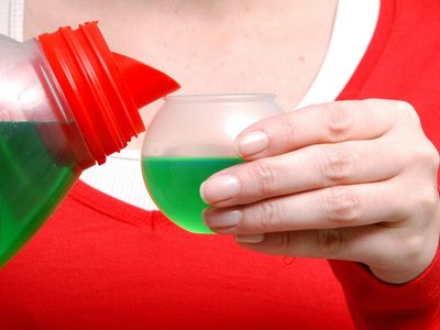 Ahorrá unos buenos pesos y hacé este detergente casero para platos muy efectivo