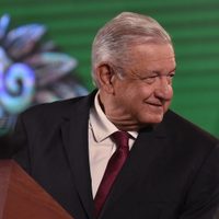 Gobiernos emanados de la 4T deben tener "cero corrupción y cero impunidad": AMLO