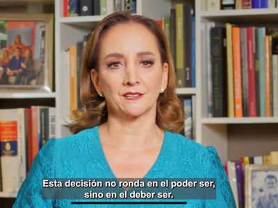 Claudia Ruiz Massieu también se retira de la contienda presidencial con críticas al método opositor