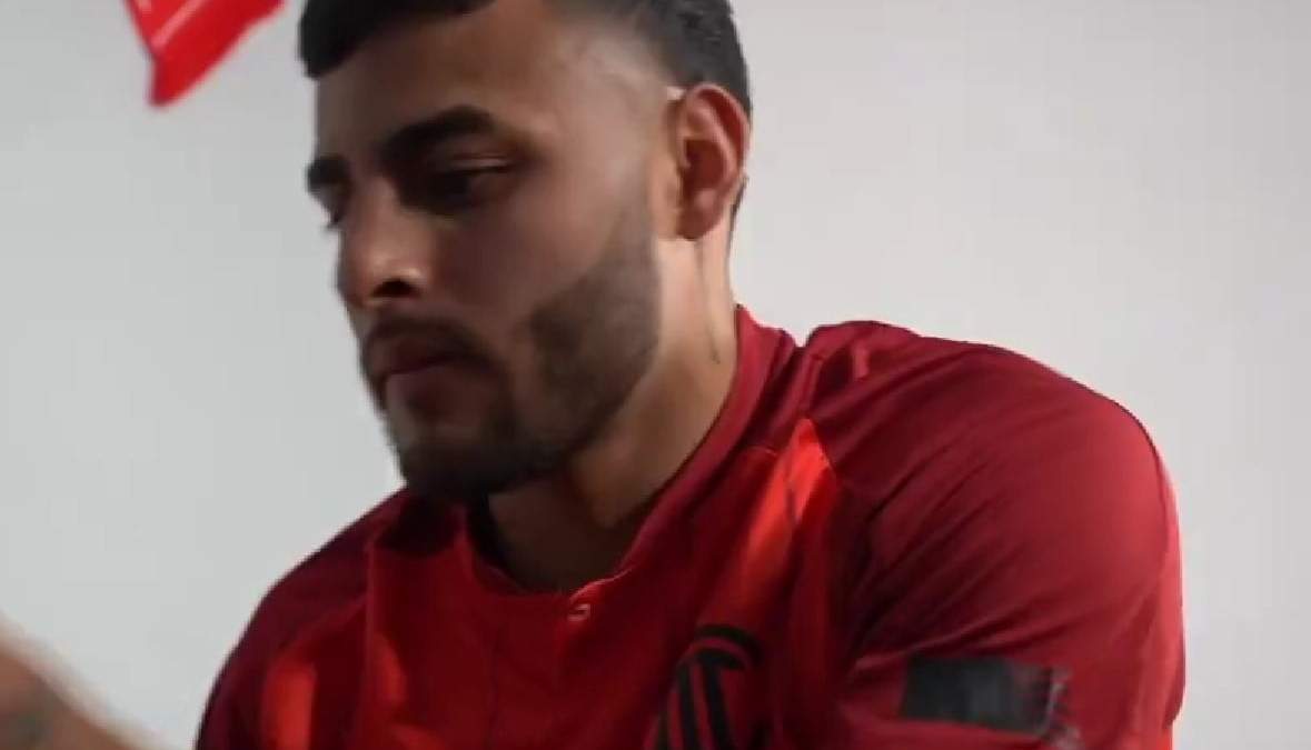Alexis Vega. "Rojo desde la cuna"
