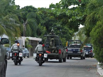 Personas armadas entran a funeraria en Playa del Carmen y matan a una mujer