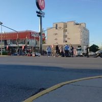 Una motociclista quedó internada tras un fuerte choque en la avenida Mosconi