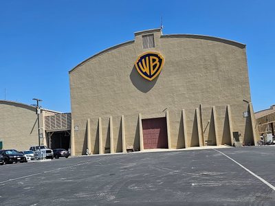 Warner abre la puerta a Paramount tras elevar su oferta de compra