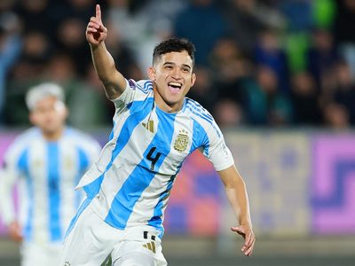 La Selección argentina ganó el Grupo D ante Italia