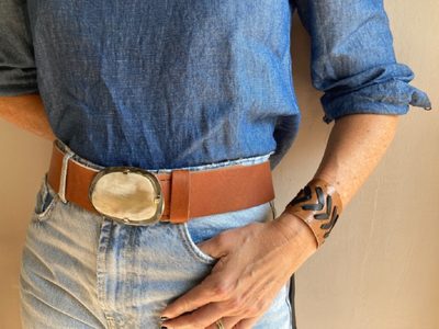 Si tenés cintos rotos, no tirés las hebillas: mirá esta increíble idea para ponerle onda a tu look diario