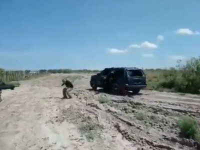 Soldados someten a presuntos pistoleros del Cártel del Golfo (Video)