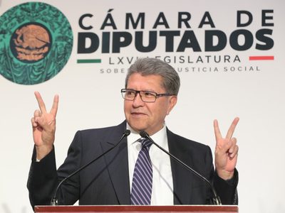 Monreal defiende a Pedro Haces por megarrancho: Es trabajador, honorable y “tendrá que aclarar”