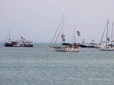 Zarpó la flota solidaria que desafiará los drones de Israel para ayudar a Gaza