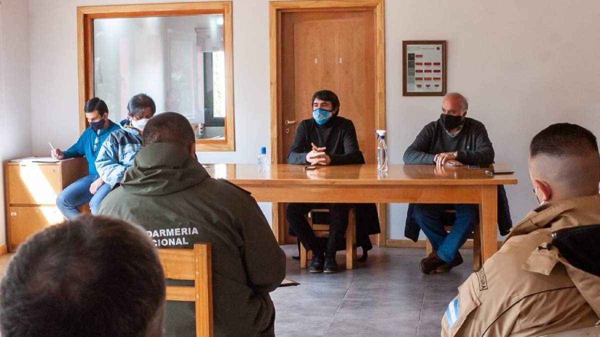 Reunión del Comité Operativo de Emergencia Municipal para ofrecer datos del único caso activo. Fuente. (Twitter).