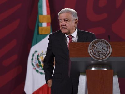 AMLO demanda respetar método de encuesta de Morena en Coahuila