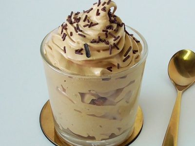 Postrecito de dulce de leche y café exprés: con pocos ingredientes y con el sabor más tentador