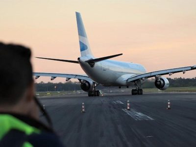 Por el aumento de casos en Europa, dos aerolíneas podrían suspender los vuelos hacia Argentina