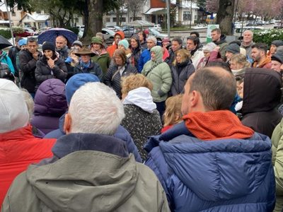 Vecinos de San Martín de los Andes insistieron en rechazar la implementación del estacionamiento medido