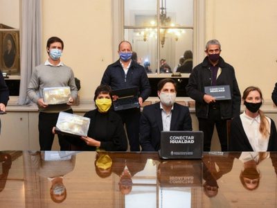 ¡Atención estudiantes! El Gobierno entregará netbooks en medio de la pandemia