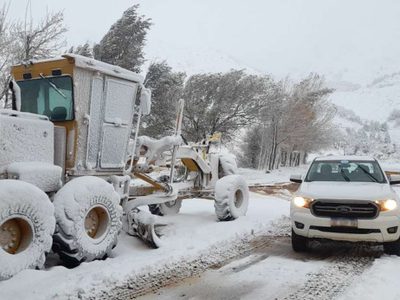 Vialidad Nacional solicitó transitar con precaución en las rutas por presencia de lluvia y nieve