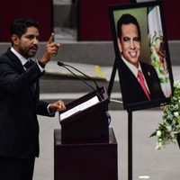 Protestan contra homenaje póstumo a Fidel Herrera en el Congreso de Veracruz