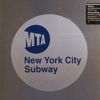 Hombre arroja líquido en llamas a un pasajero en el metro de Nueva York