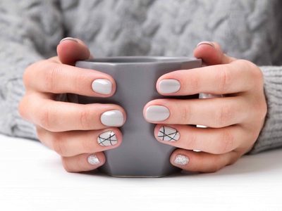 Nail art: el principal riesgo que podés correr por el uso frecuente de esmalte semipermanente