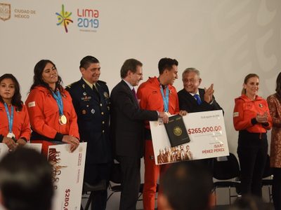La improvisación, el sello presidencial para premiar (o no) a los atletas