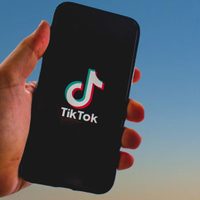 TikTok prohíbe anuncios de apps de ayuno intermitente y suplementos para adelgazar