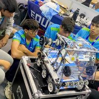 Exitosa participación de estudiantes de la EPET 20 en una olimpíada de robótica en Panamá