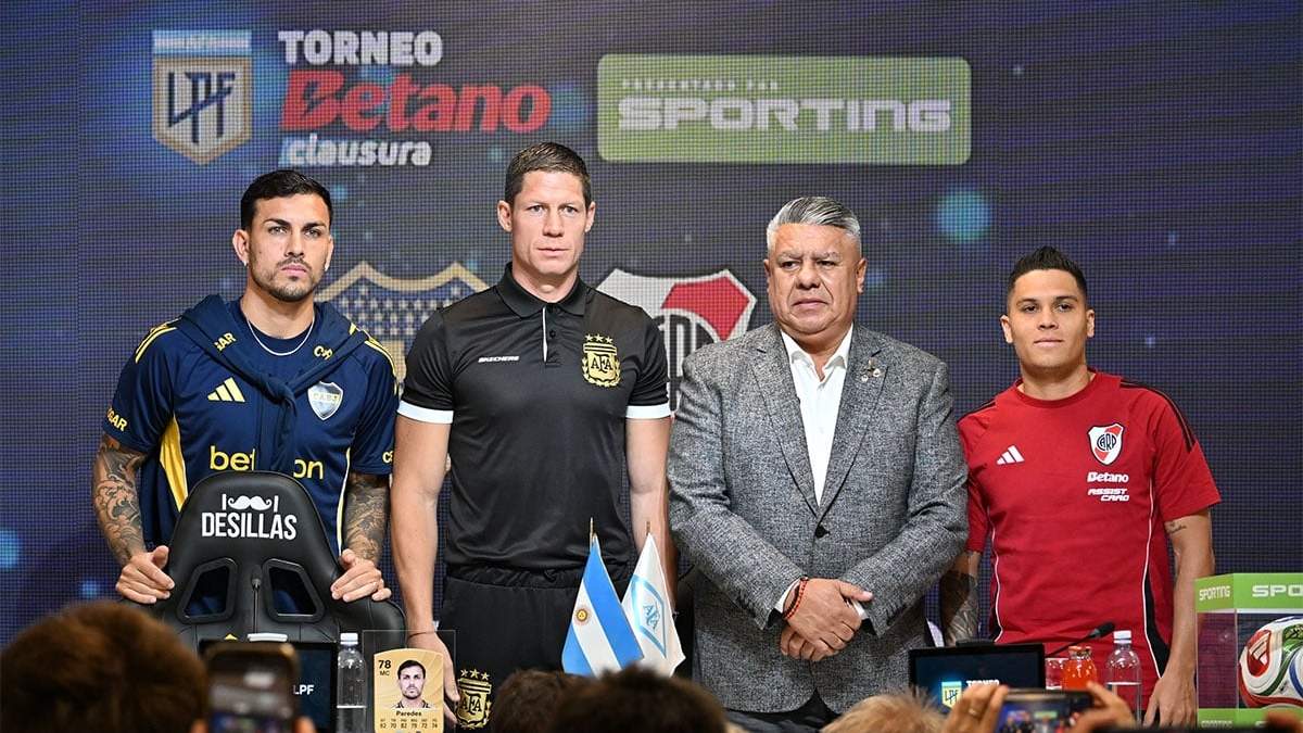 Paredes, el árbitro Nicolás Ramírez, el menos cuestionado este año, Tapia y Quintero.