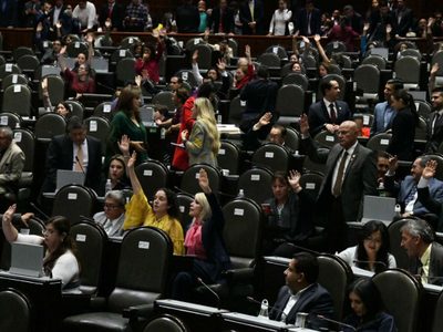 Senado aprueba exhorto para incrementar en 100% el salario mínimo