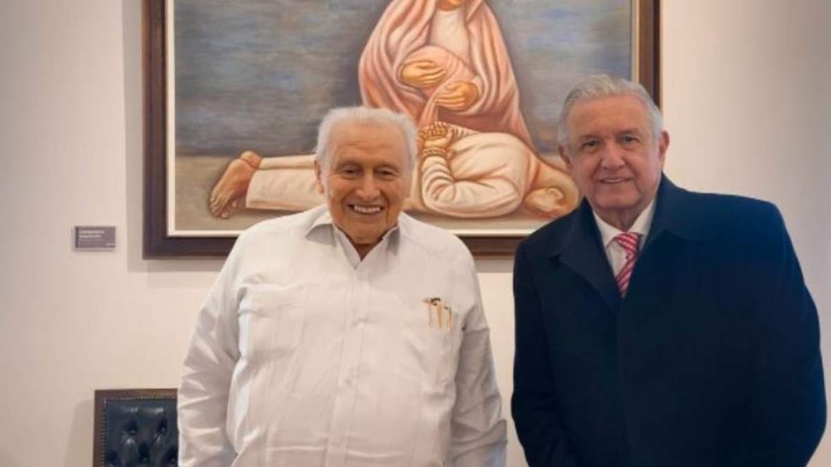 Mario Renato Menéndez, fundador de Por Esto!, con el presidente Andrés Manuel López Obrador