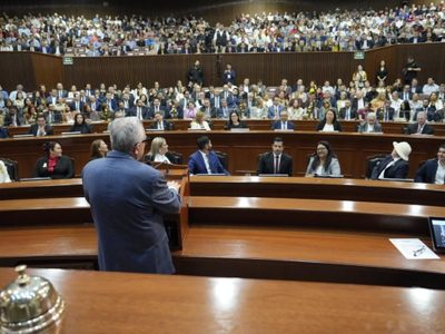 Rubén Rocha Moya rinde su tercer informe protegido por tres anillos de seguridad