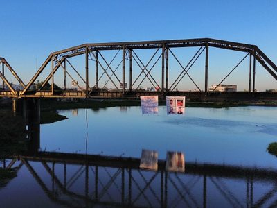 Aparecen mantas en puentes de Culiacán donde aseguran que no hay guerra en Sinaloa