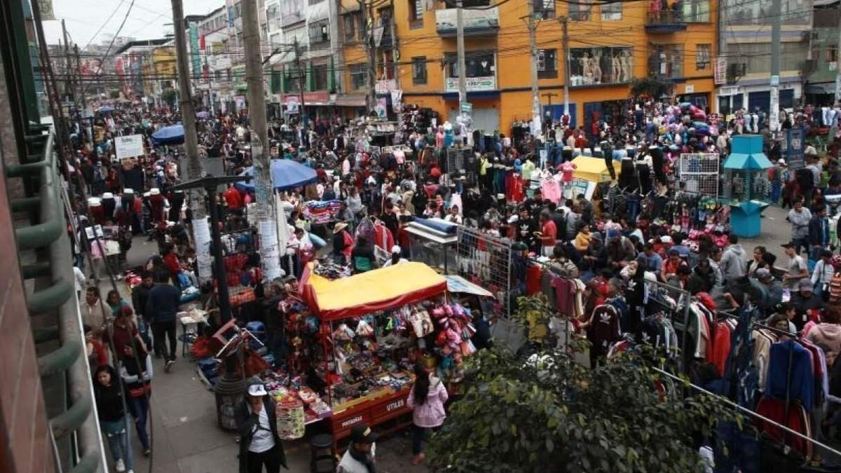 De acuerdo con los reportes del Inegi, la mayoría de las 32.7 millones de personas del sector informal trabaja en condiciones precarias