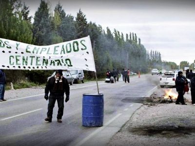 "En Centenario": Piquetes de municipales y caos de tránsito